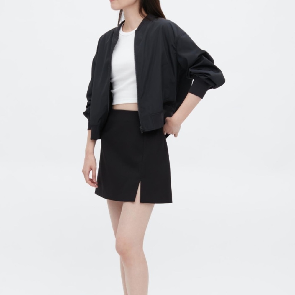 Uniqlo NWT Black Mini Skirt